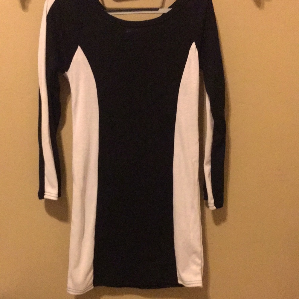 WHITE AND BLACK DRESS